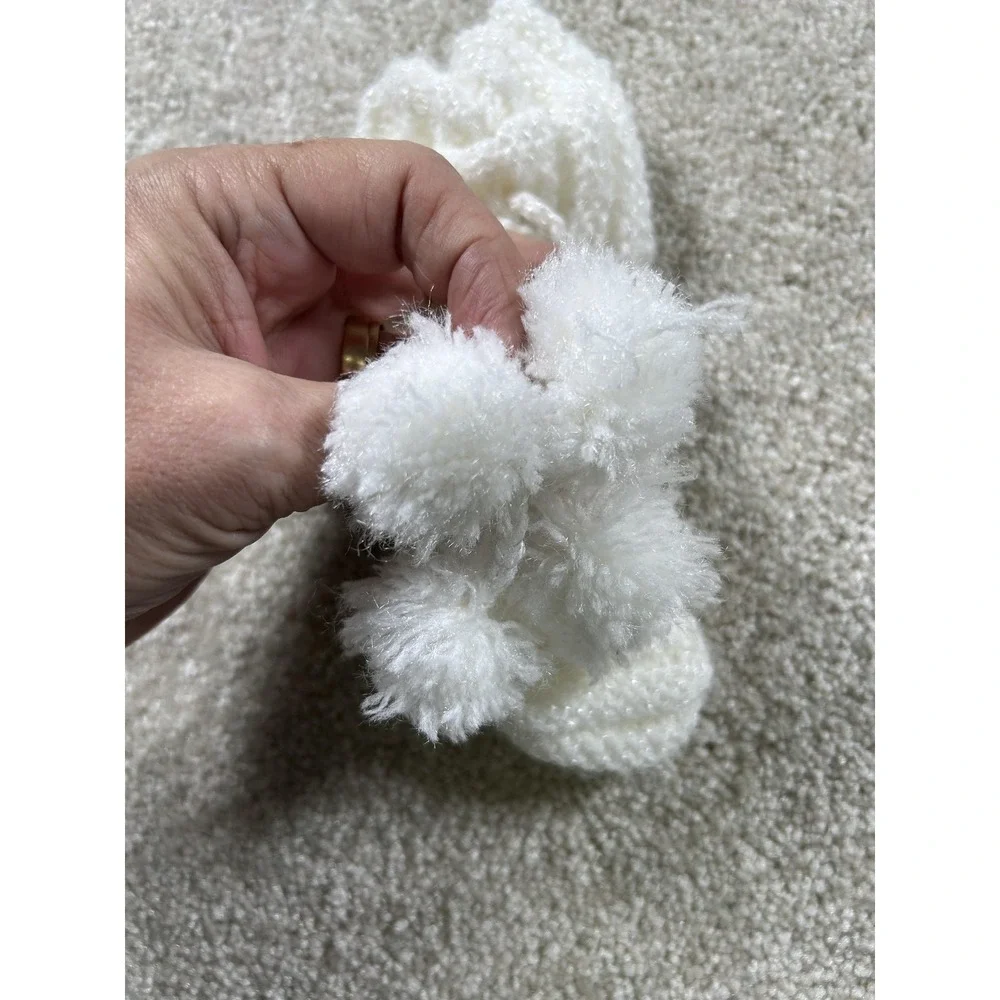 Vintage Hand Knit Baby Booties White Pom Pom‎ Soft Acrylic Infant Shoes Gift